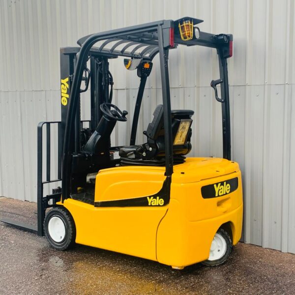 YALE ERP18VT USED 3 WHEEL ELECTRIC FORKLIFT (3052)
