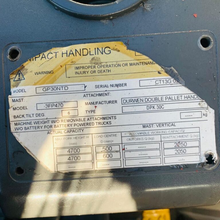 CAT GP30N USED GAS FORKLIFT (3526)