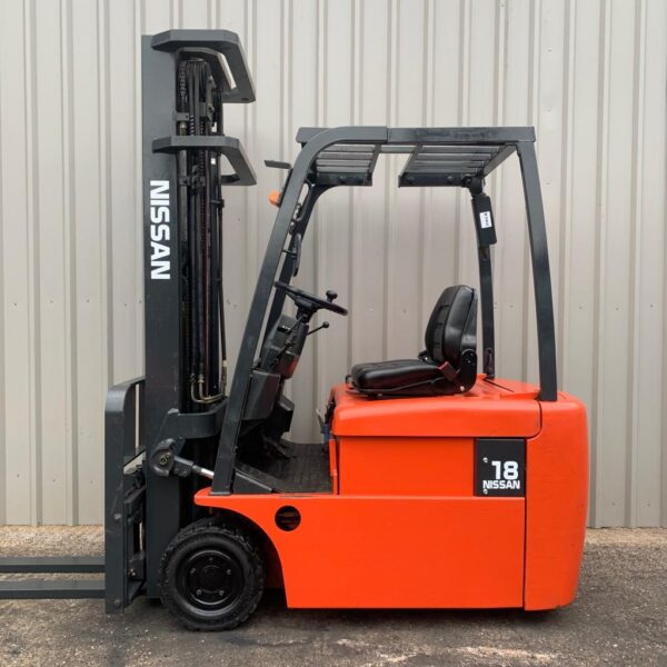 NISSAN NO1L18HQ USED 3 WHEEL ELECTRIC (#3802) THIS IS NOW SOLD (A)