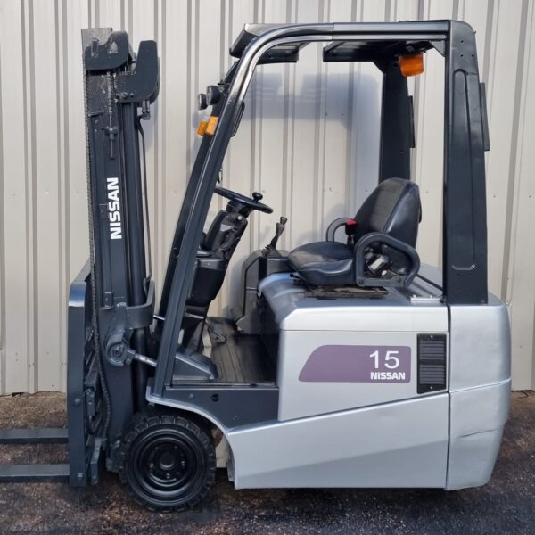 NISSAN 1N1L15Q USED 3 WHEEL ELECTRIC (#3839) THIS IS NOW SOLD (A)