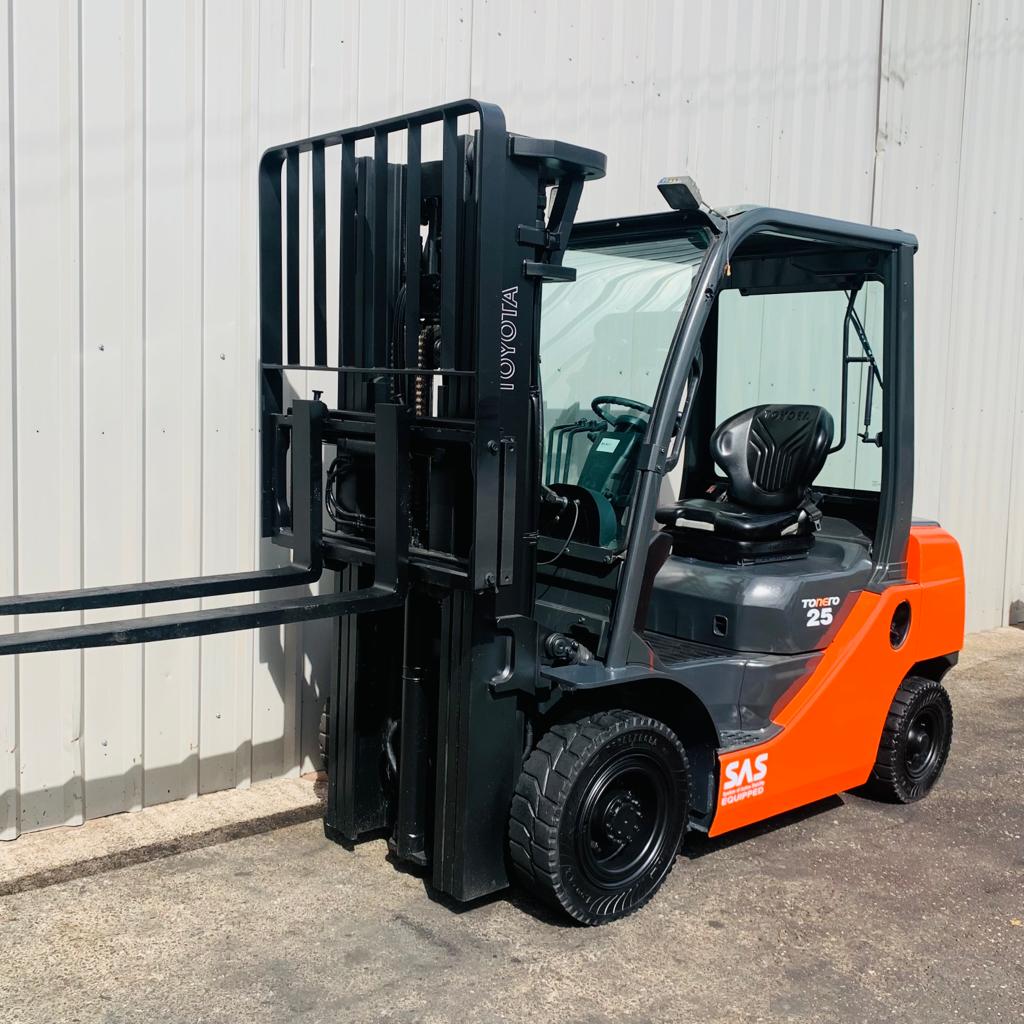 TOYOTA 02-8FDF25 USED DIESEL FORKLIFT (#4301)