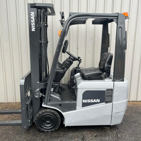 NISSAN S1N1L13Q USED 3 WHEEL ELECTRIC -(#4400) THIS IS NOW SOLD (H)
