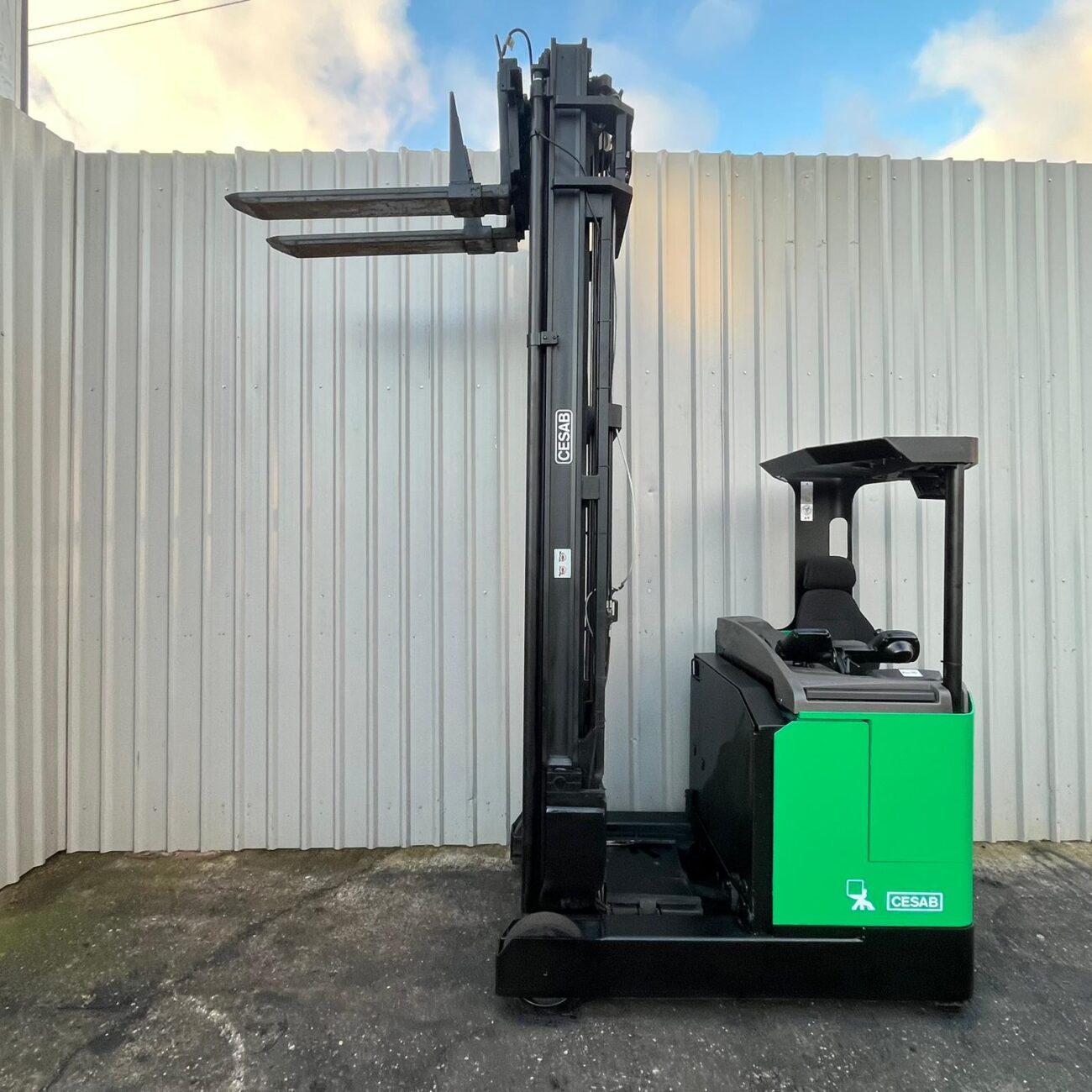 Cesab R116 CESAB RRE7 USED REACH FORKLIFT TRUCK - 2500kgs - (#4475)