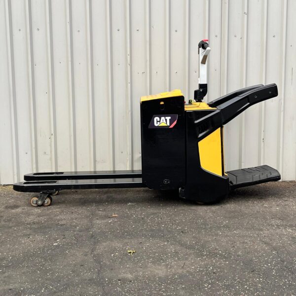 Side view of yellow CAT NPV20N2 electric pallet forklift