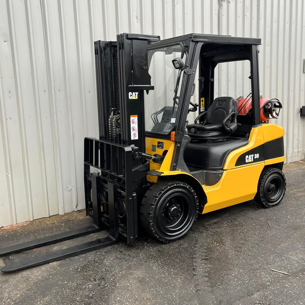CAT GP30N USED GAS FORKLIFT (4657)
