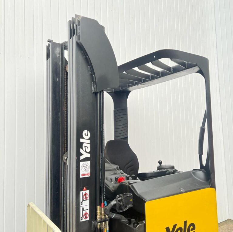 YALE MR16 USED REACH FORKLIFT TRUCK - 5500MM LIFT (#5145)