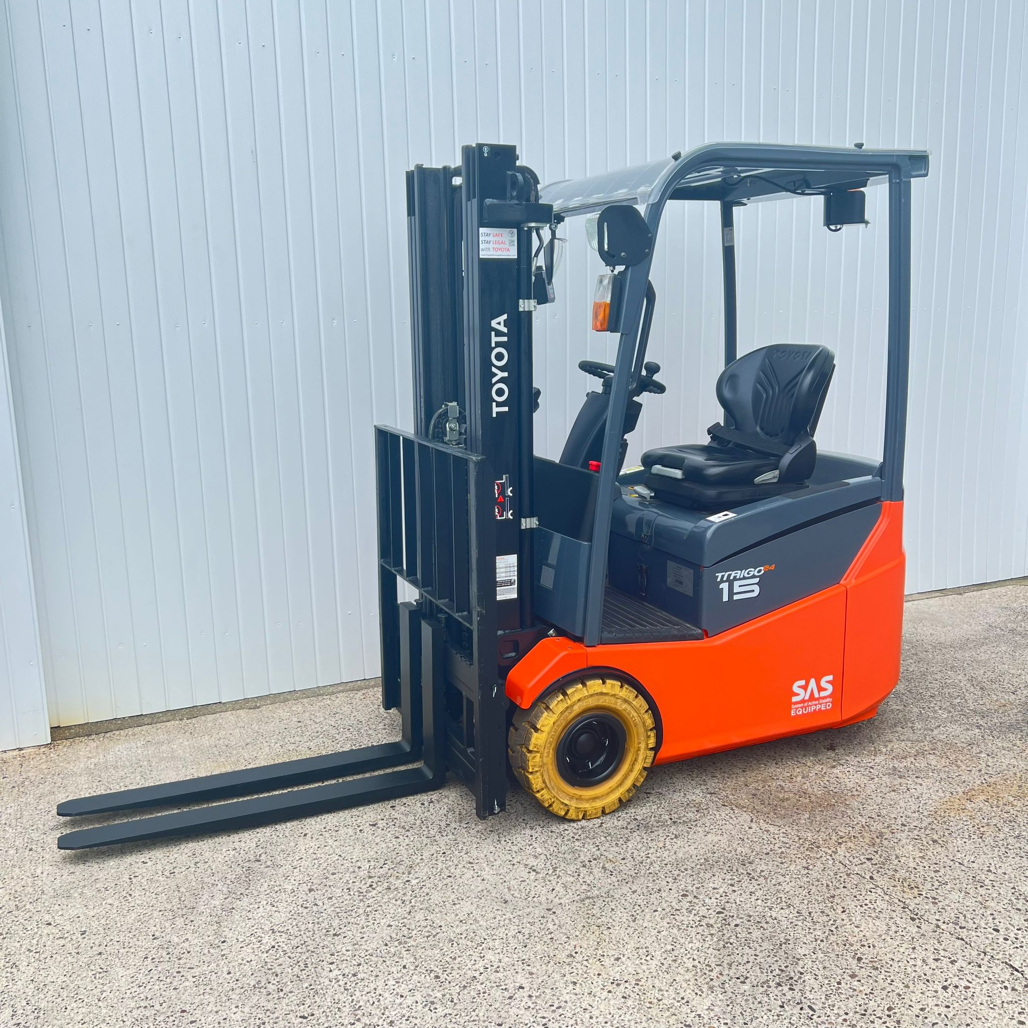 TOYOTA 7FBEST15 USED 3 WHEEL ELECTRIC FORKLIFT - 4300MM LIFT - 457