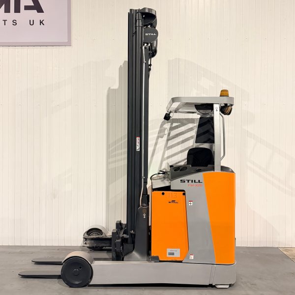 Still FMX25 reach forklift