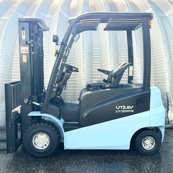 UTILEV UT30PFE | Used Electric Forklift | 4600mm Lift | No Cab | Capacity 3000Kgs | 1085 Hrs | A392J01511R